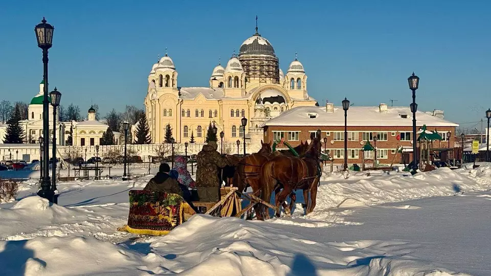 Ключевые законы, вступившие в силу с 1 января: повышение МРОТ, индексация пенсий, и поддержка многодетных семей