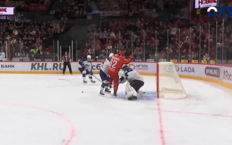 «Автомобилист» выиграл у «Барыса» в овертайме со счётом 2:1