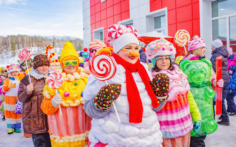 Превратиться в новогоднюю сладость предлагают участникам фестиваля в Каменске-Уральском