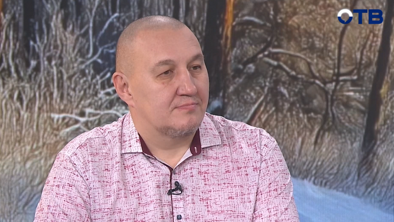 Прорубь как бассейн. Кто и зачем плавает в ледяной воде?