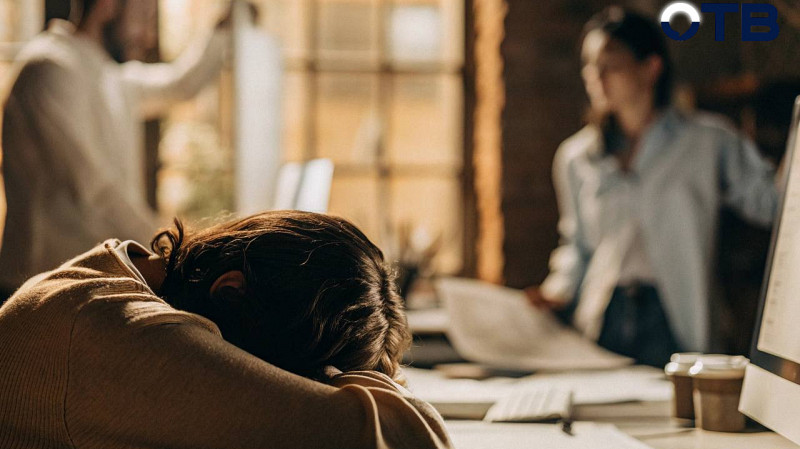 Как безболезненно вернуться на работу после праздников: рабочие советы от психолога