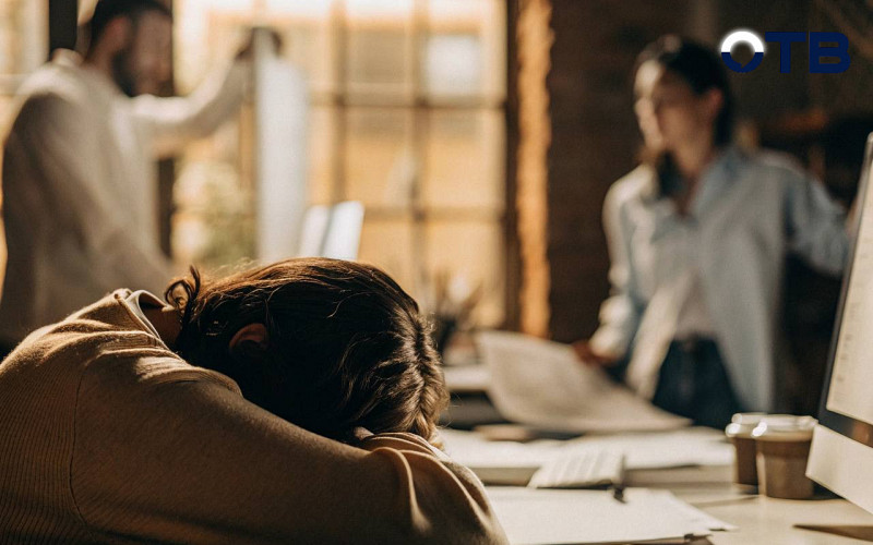 Как безболезненно вернуться на работу после праздников: рабочие советы от психолога