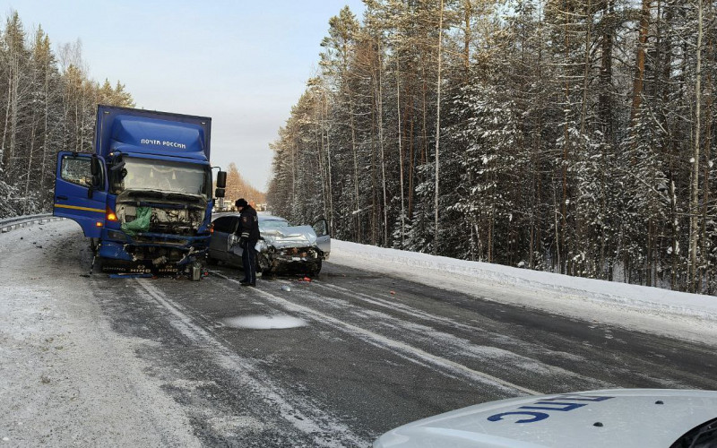 Смертельное ДТП на трассе под Североуральском, движение перекрыто