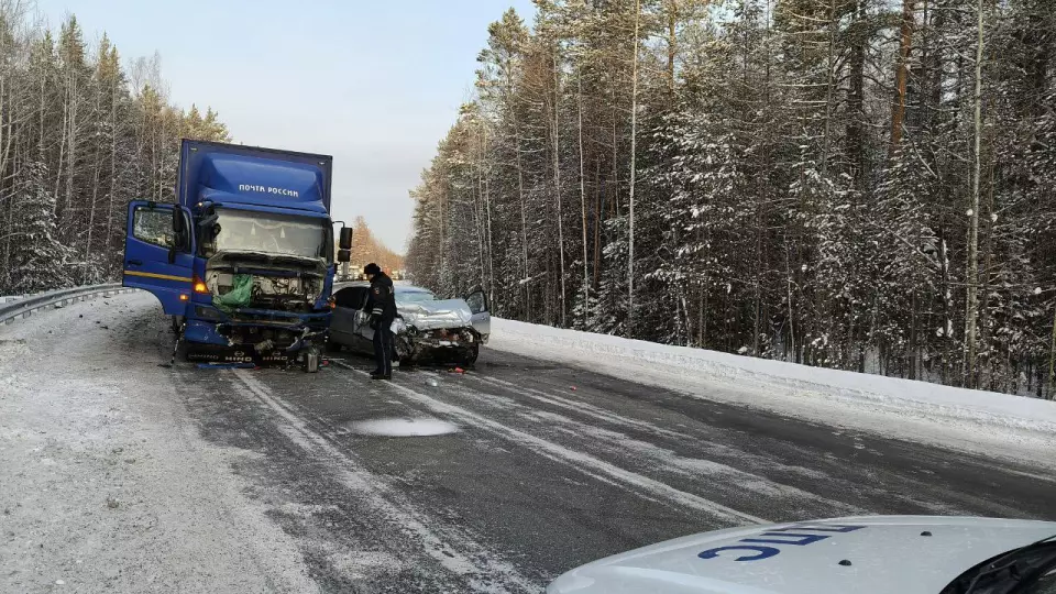 Смертельное ДТП на трассе под Североуральском, движение перекрыто