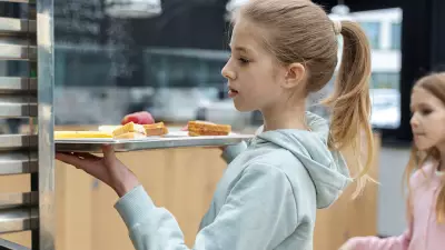 Чаще всего в школьных столовых Свердловской области нарушают правила хранения продуктов