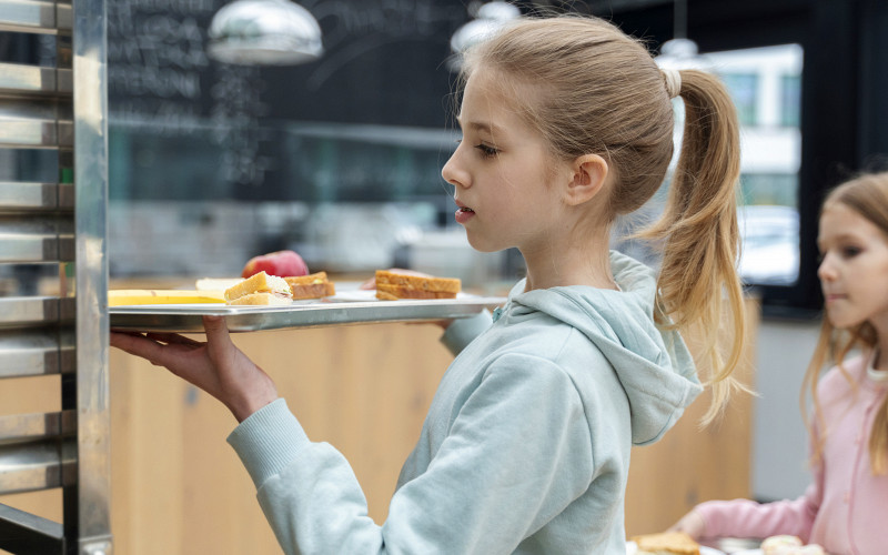 Чаще всего в школьных столовых Свердловской области нарушают правила хранения продуктов