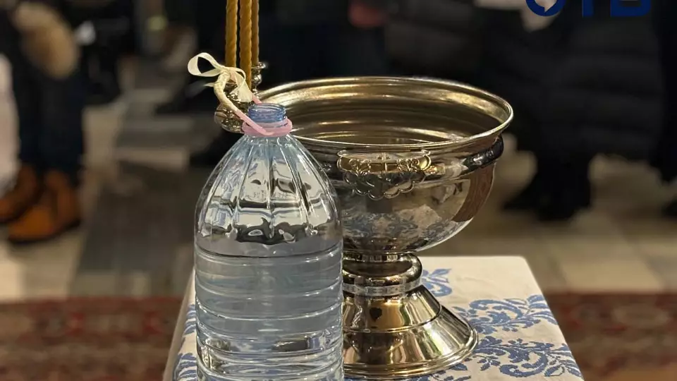 Священники объяснили, что делать с прошлогодней крещенской водой