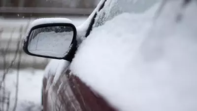 Почему зимой нельзя оставлять на автомобиле снег?