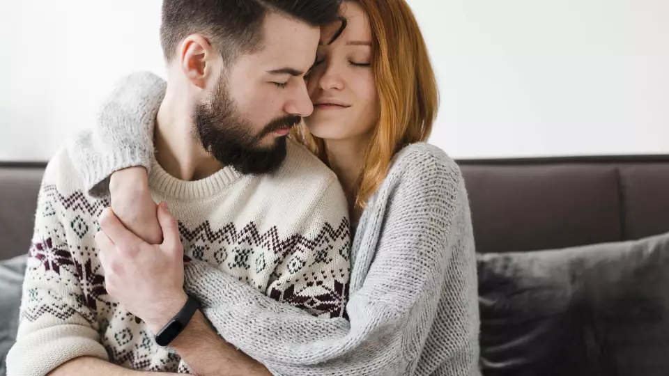 Что делать, если объятия не уменьшают стресс: советы психолога