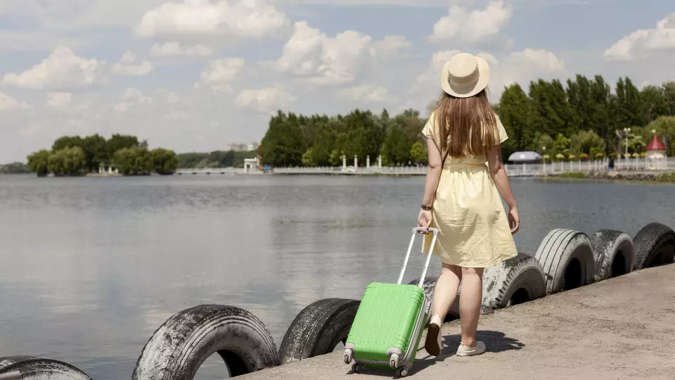 Жительница Кургана выплатила долг сожителя по алиментам ради отпуска за границей