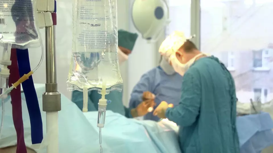 Врачи спасли девушку с множественными переломами после тяжёлой аварии