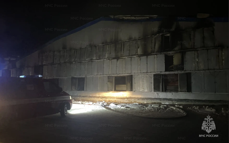 В Рефтинском сгорел бройлерный цех птицефабрики