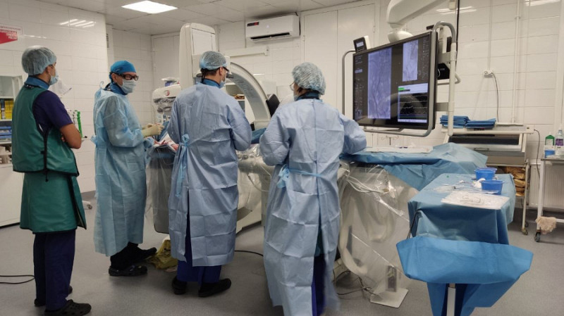 Рентгенохирурги Свердловской области спасли пациента с тяжёлым инсультом