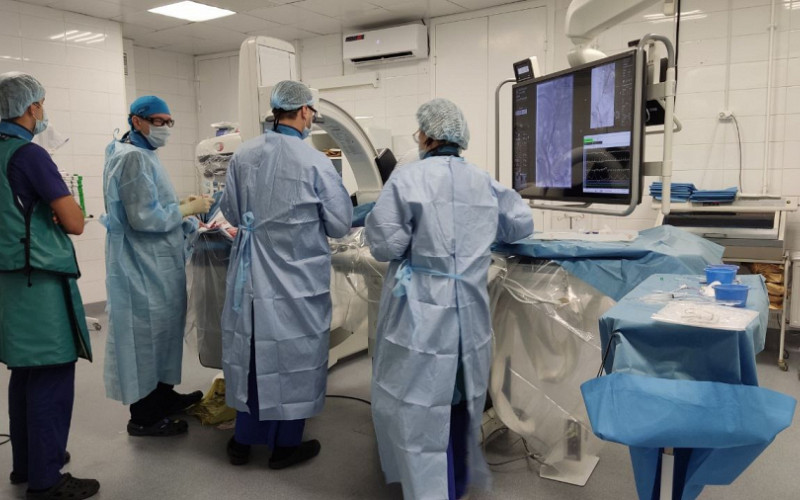 Рентгенохирурги Свердловской области спасли пациента с тяжёлым инсультом