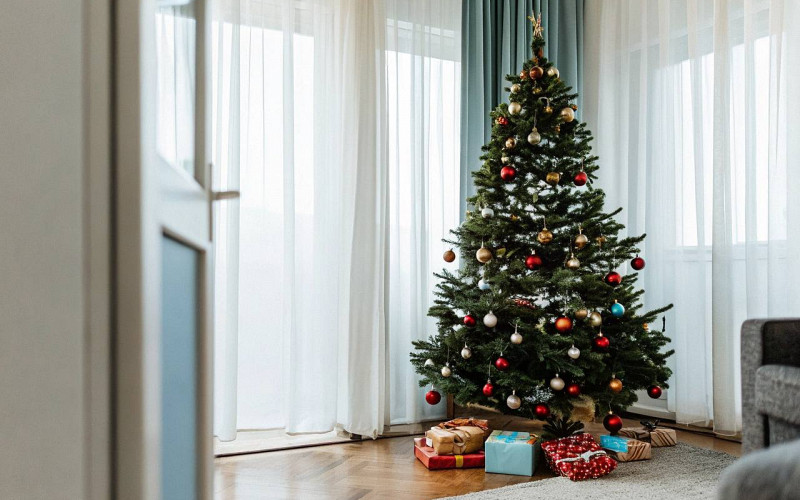 Новогодний декор можно убрать уже после Китайского Нового года