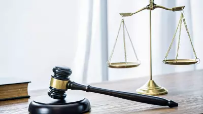 8 подростков будут судить за нападение на мужчину