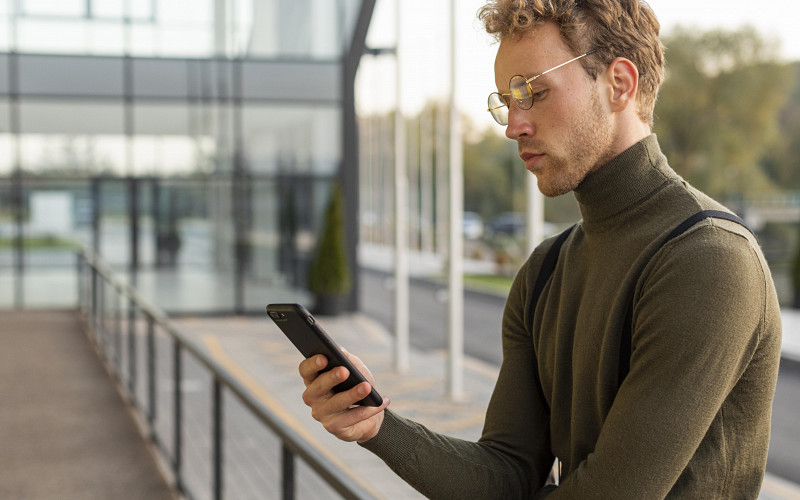 Работа после работы: россияне не выключают уведомления на рабочих чатах