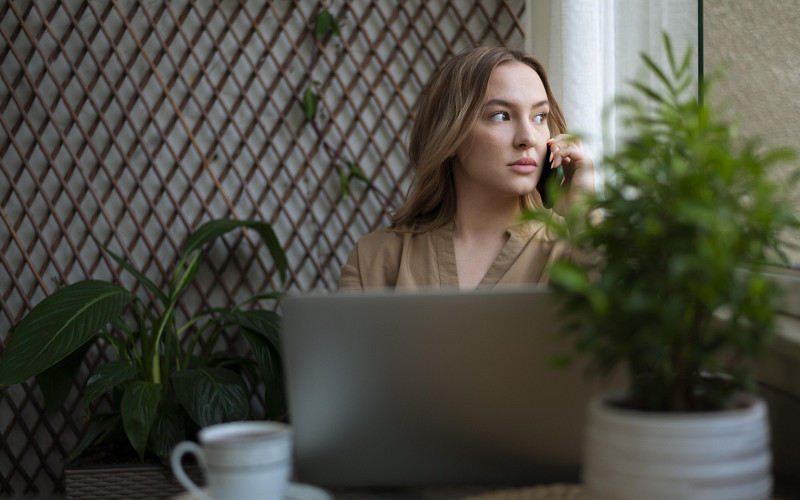 Эффект невидимки: как удалённая работа может замедлить карьерный рост