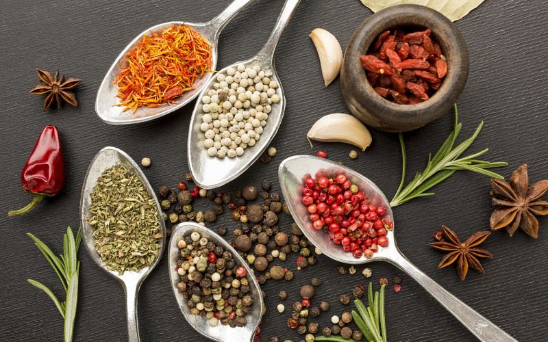 ИП из Нижнего Тагила, продававший специи без чеков, скрыл от учёта более миллиона рублей