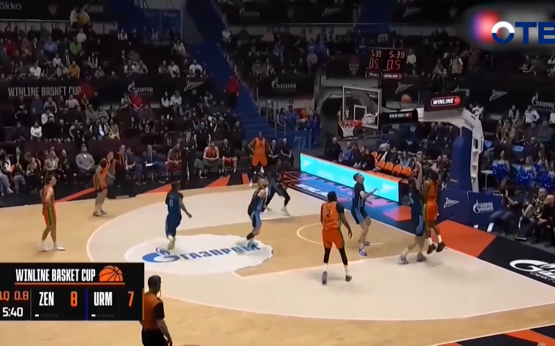 Баскетболисты «Уралмаша» обыграли питерский «Зенит» в Санкт-Петербурге