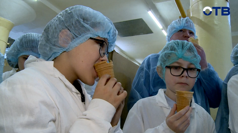 Мороженое с конвейера: как победители проекта «Верный отличник» провели день на Хладокомбинате №3