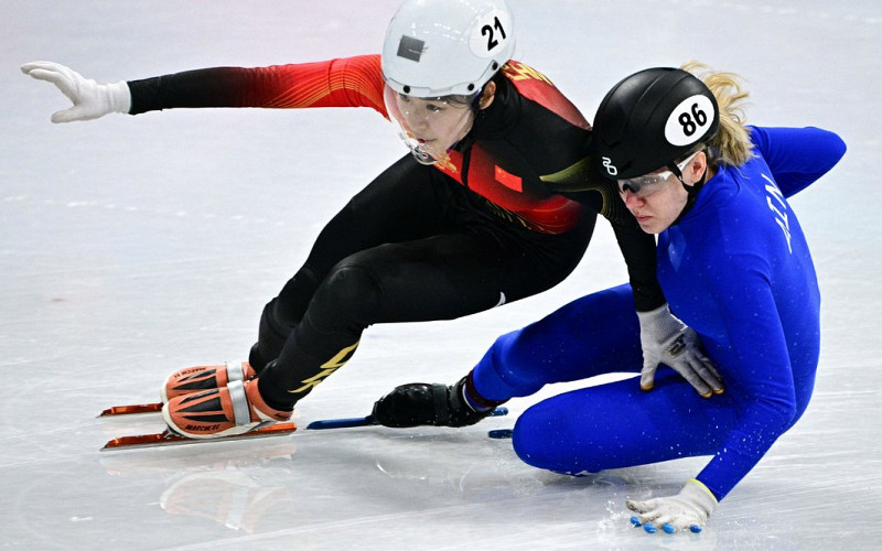 Шорт-трекистка Алёна Крылова столкнулась с соперницей на Олимпиаде