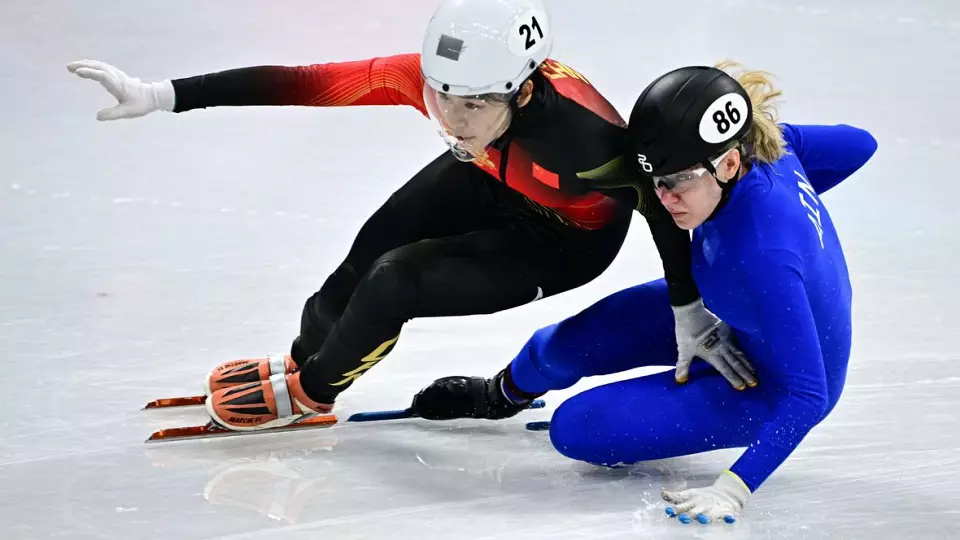 Шорт-трекистка Алёна Крылова столкнулась с соперницей на Олимпиаде