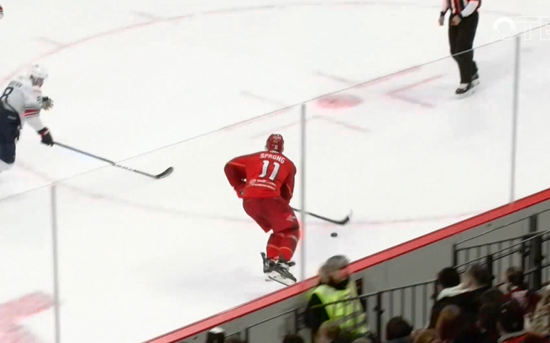 «Автомобилист» разгромил «Металлург» 8:1 в матче КХЛ