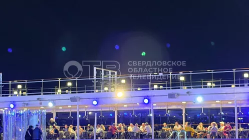 Россияне вынуждены оставаться на лайнере в Дубае, их круиз отменен