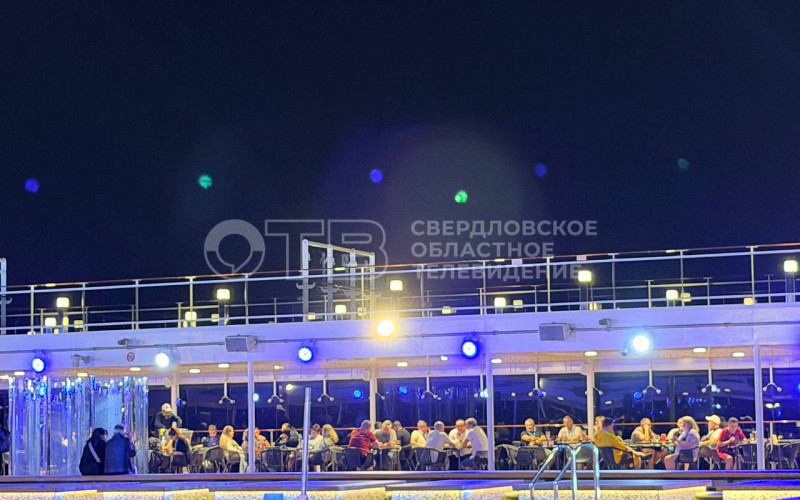 Россияне вынуждены оставаться на лайнере в Дубае, их круиз отменен