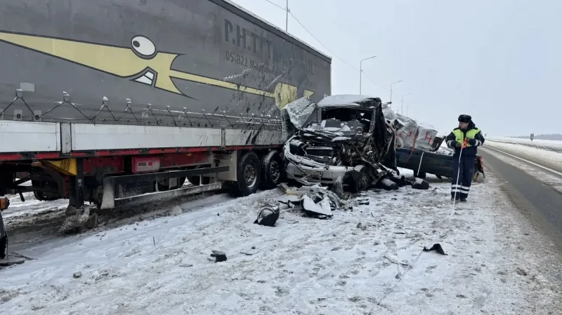 Водитель погиб в ДТП с тремя грузовиками в Ачитском районе