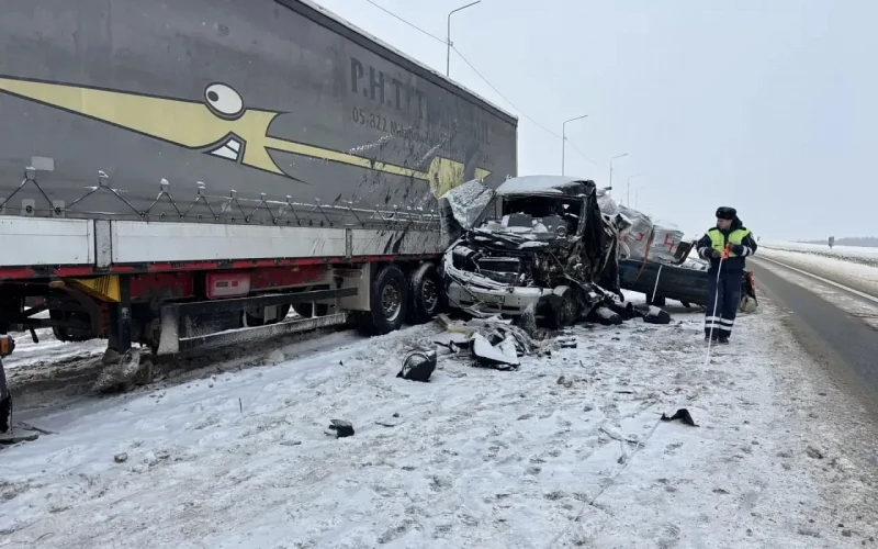 Водитель погиб в ДТП с тремя грузовиками в Ачитском районе