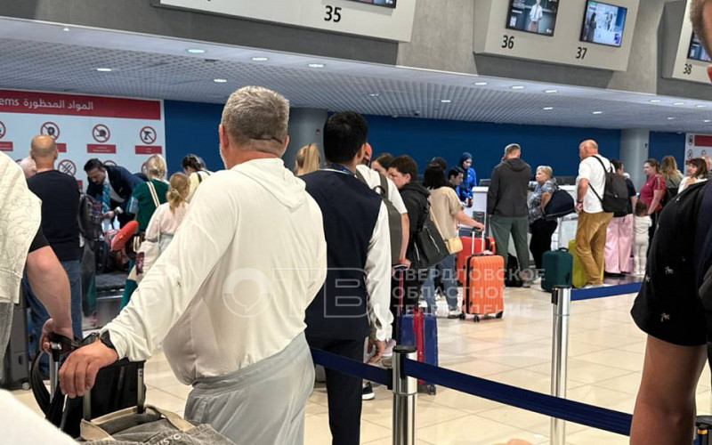 «Потеряли в списках и ничего не знают»: наш корреспондент — о хаосе в аэропорту Дубая