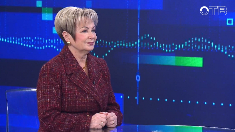 «Эстетика купеческой традиции» и оттенки уральских минералов: стилисты оценили образы Ольги Ковтун