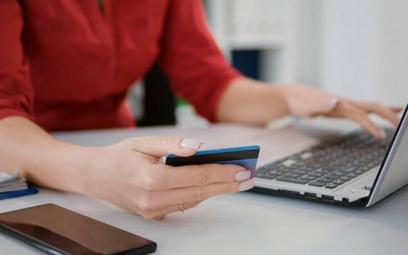 Что полагается сотруднику за работу в выходной день?