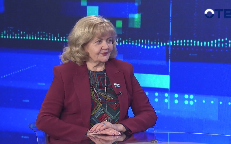 «Образ человека системы»: стилисты — о консервативности, уральской фактуре и человеческой теплоте в образах Людмилы Бабушкиной