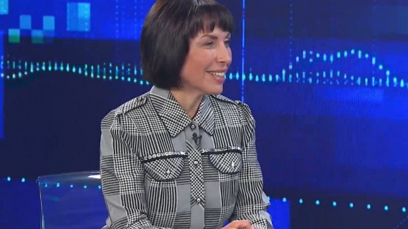 Ответственность, смелость и элегантность: стилисты расшифровали послание в образах Татьяны Савиновой