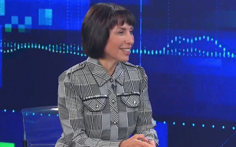 Ответственность, смелость и элегантность: стилисты расшифровали послание в образах Татьяны Савиновой