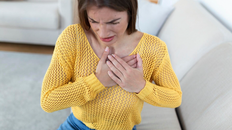 Диеты, каблуки и недосып: кардиолог назвала главных врагов женского сердца