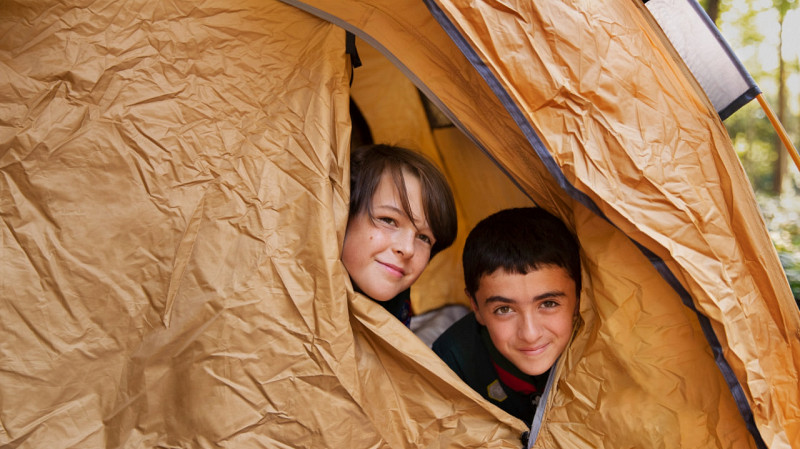 Количество мест в детских загородных лагерях увеличат за счет палаток
