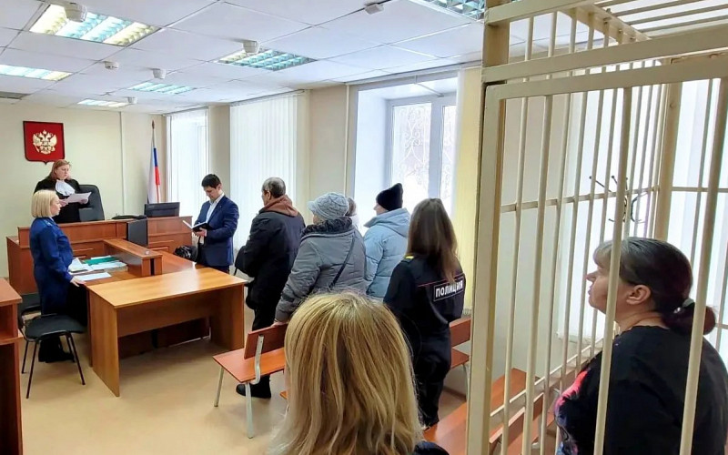 Попыталась «разбудить» ножом: свердловчанку осудили за убийство знакомого в садовом домике