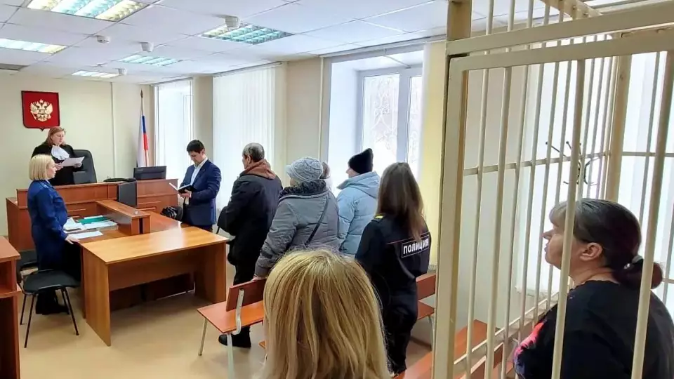 Попыталась «разбудить» ножом: свердловчанку осудили за убийство знакомого в садовом домике