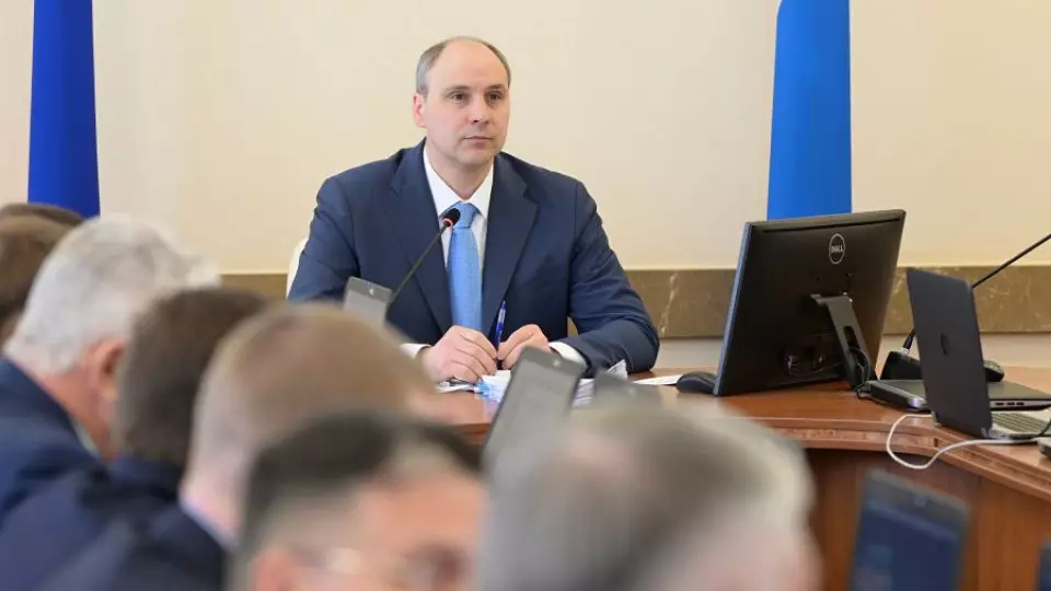 Срочно привести в порядок муниципальные объекты с наступлением тепла призвал губернатор