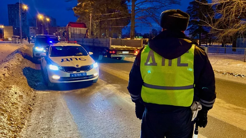 Грузовики под особым контролем: на дорогах Свердловской области начались рейды ГАИ