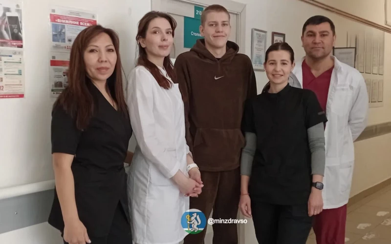 Клиническая смерть после отравления угарным газом: уральские врачи спасли 21-летнего парня