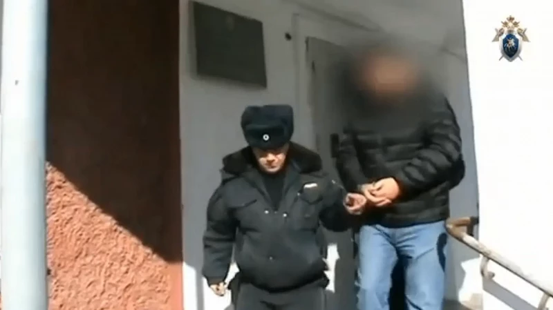 Директора УК задержали после падения наледи на младенца в Ревде