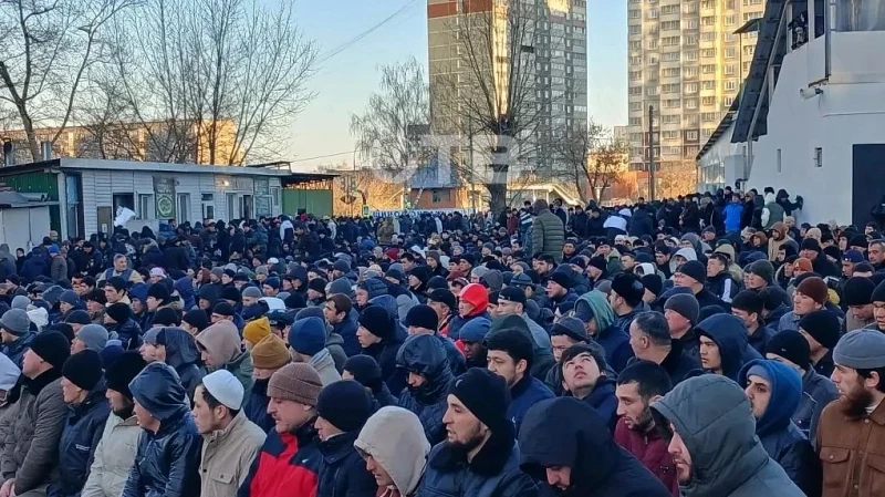 Губернатор Денис Паслер поздравил мусульман Свердловской области с Ураза-байрамом