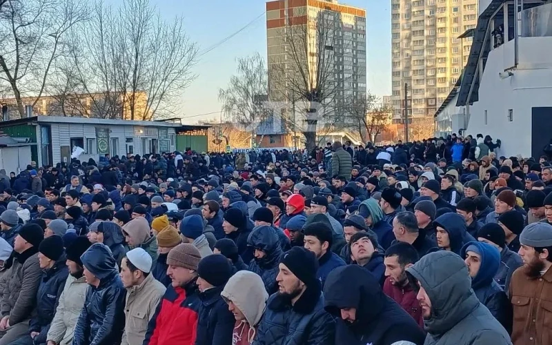 Губернатор Денис Паслер поздравил мусульман Свердловской области с Ураза-байрамом