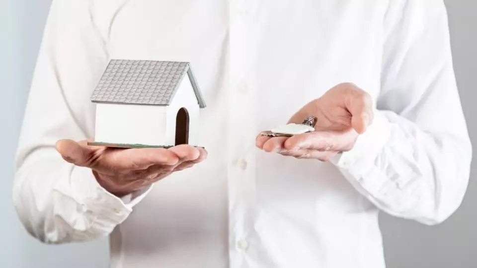 Пенсионерку из Красноуфимска выселили из дома, проданного по «схеме Долиной»