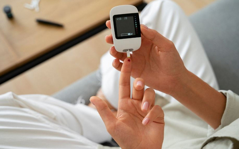 Эндокринолог: диабет вызывает не сладкое, а лишний вес и переедание